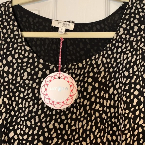 Umgee Black and Tan Animal Patterned Sleeveless Blouse Medium NWT - Picture 2 of 4